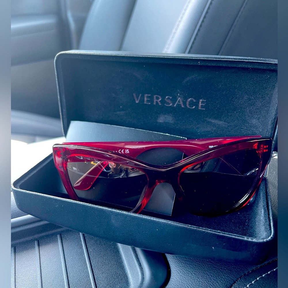 New Women’s Versace Cat Eye Sunglasses